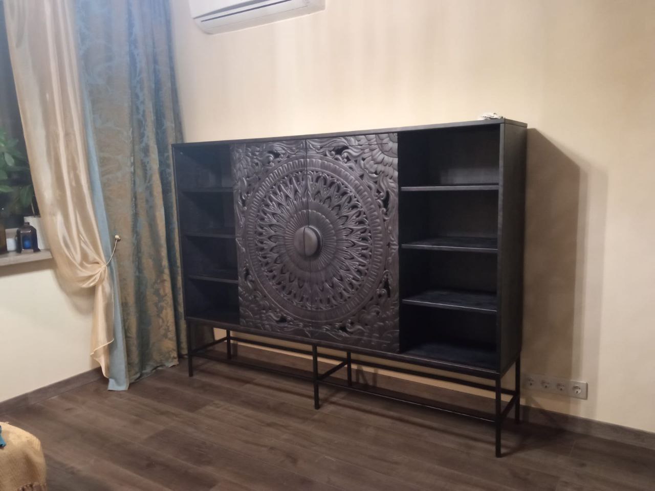 Коллекция эксклюзивных шкафов MH75