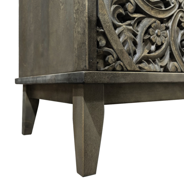 фото дизайнерской прикроватной тумбы из массива MH_103-10