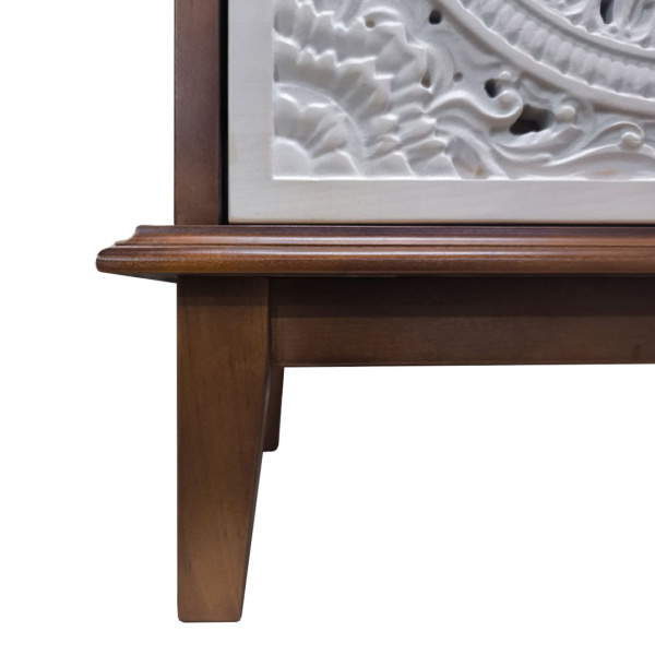 фото дизайнерской прикроватной тумбы из массива MH_181-6